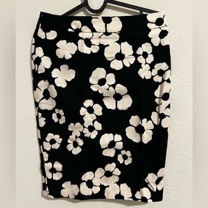 Loft flower printed pencil skirt in size 0